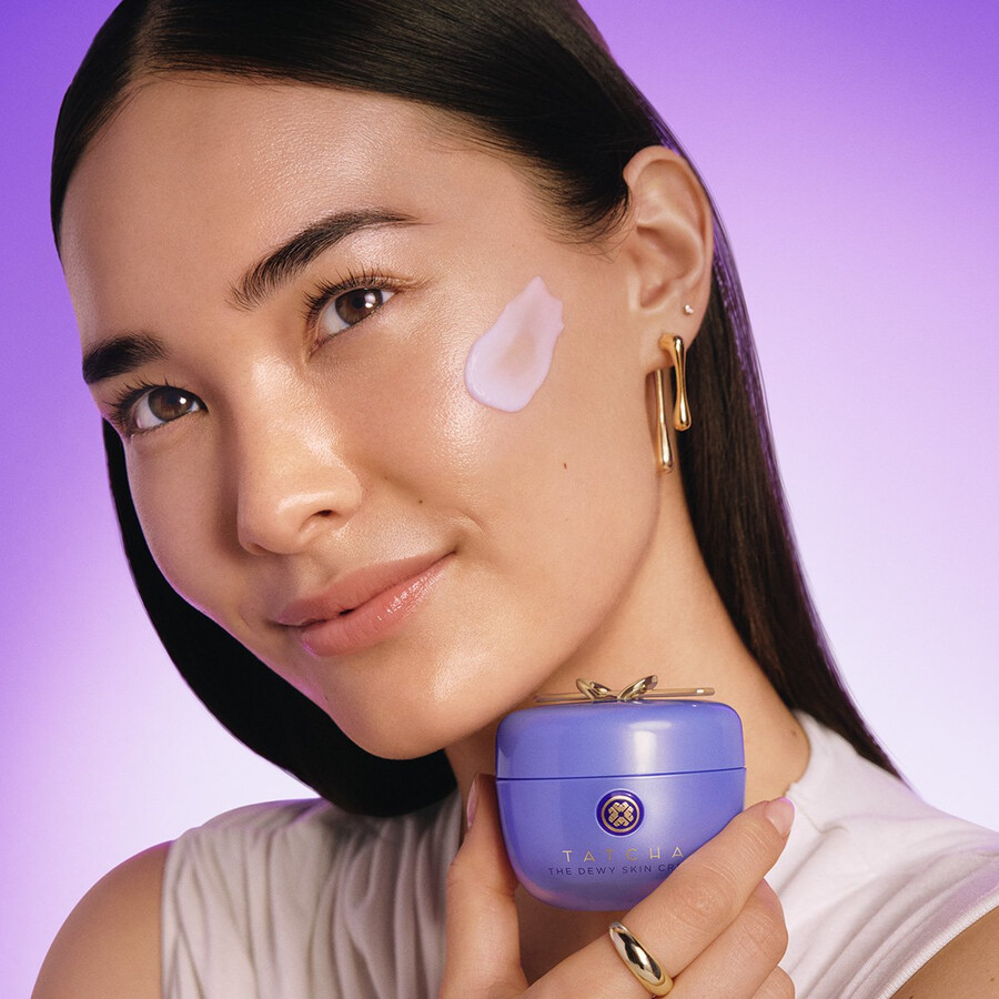 crema hidratante voluminizadora the dewy skin cream rich line